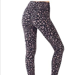 COPY - Fabletics Define 7/8 capris in Shadow Sauvage